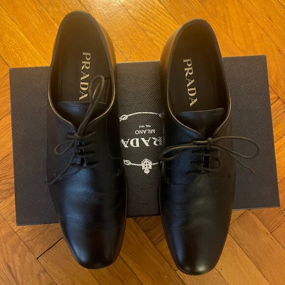 Authentic Prada Men’s Saffiano Leather Black lace up shoes - 8.5 US - Picture 1 of 13